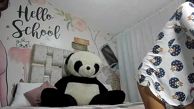 Snapshot of EMMA_SWEETT1 chatting on January 18, 2025, 12:26 pm EMMA SWEETT1 online show from January 18, 2025, 12:26 pm