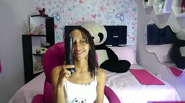 Snapshot of EMMA_SWEETT1 chatting on January 19, 2025, 12:28 pm EMMA SWEETT1 online show from January 19, 2025, 12:28 pm