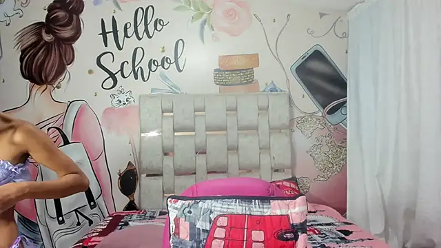 Snapshot of EMMA_SWEETT1 chatting on February 11, 2025, 12:58 pm EMMA SWEETT1 online show from February 11, 2025, 12:58 pm