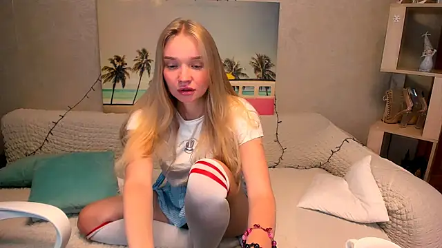 BoysLoveBlondee online show from December 18, 2024, 7:41 pm