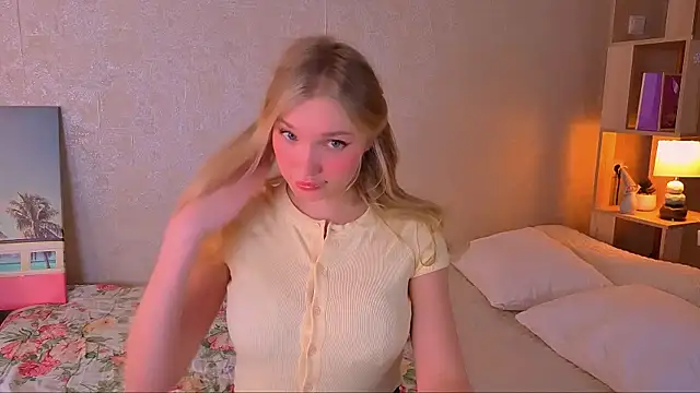 Snapshot of BoysLoveBlondee chatting on February 18, 2026, 7:26 am BoysLoveBlondee online show from February 18, 2026, 7:26 am