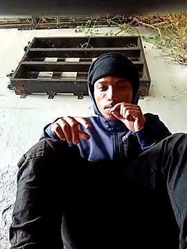 slimmydaddy69 online show from March 12, 2026, 12:33 pm