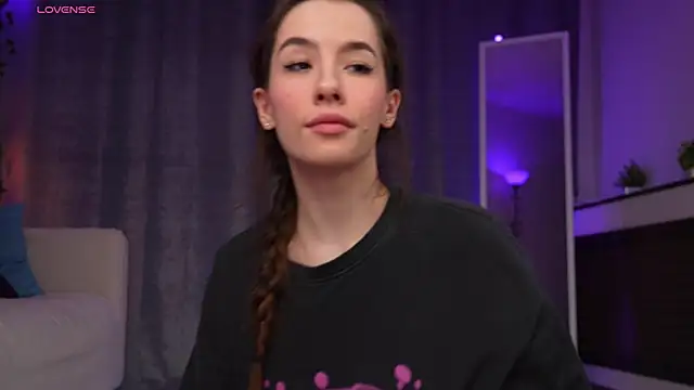 Amely Young online show from April 19, 2026, 1:16 am