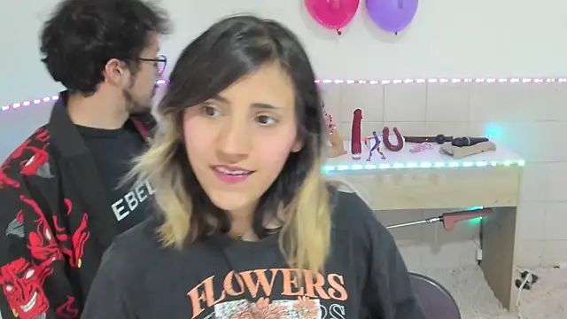 linnie  online show from September 21, 2025, 10:44 pm