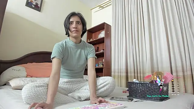 linnie  online show from February 27, 2026, 11:21 am