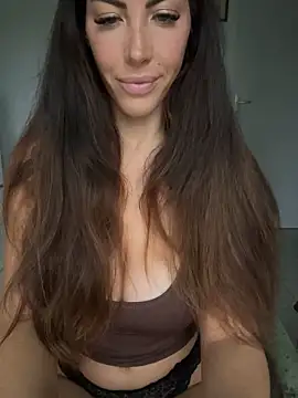 Snapshot of Eyline chatting on January 27, 2025, 2:57 pm Eyline online show from January 27, 2025, 2:57 pm