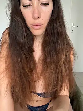 Snapshot of Eyline chatting on February 19, 2025, 2:44 pm Eyline online show from February 19, 2025, 2:44 pm