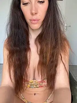 Snapshot of Eyline chatting on March 1, 2025, 1:51 pm Eyline online show from March 1, 2025, 1:51 pm