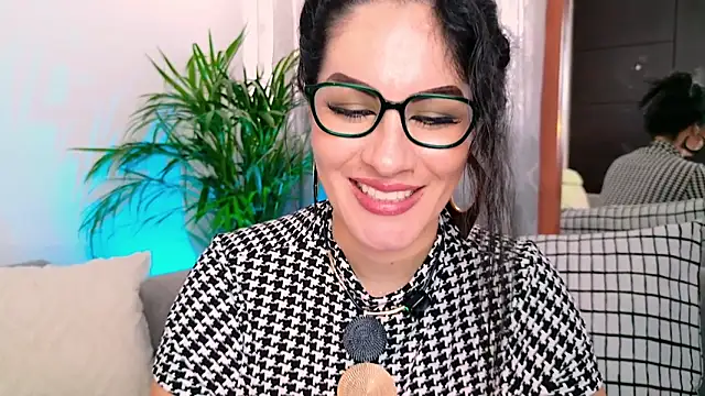 Pamela Rosal online show from May 11, 2026, 4:04 pm