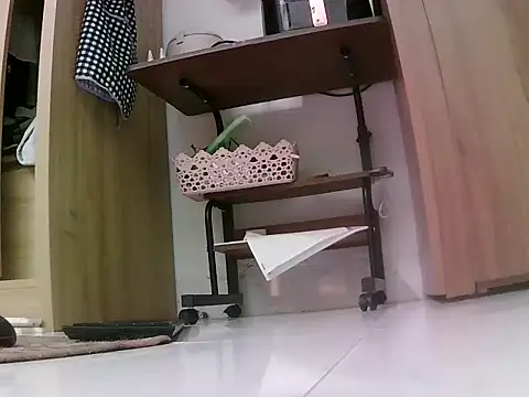 Snapshot of -SingleMom- chatting on October 4, 2025, 5:11 pm -SingleMom- online show from October 4, 2025, 5:11 pm