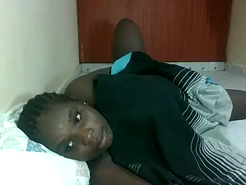 hotebbbyy online show from May 4, 2026, 7:04 am