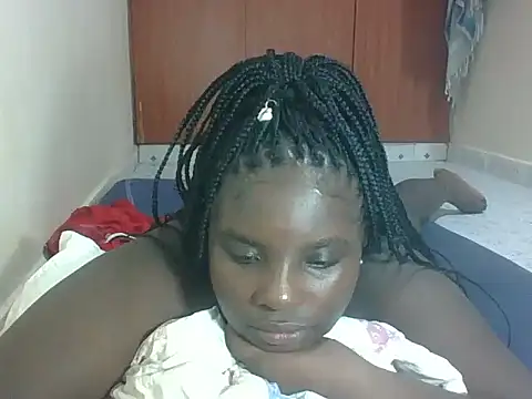 hotebbbyy online show from May 8, 2026, 3:39 pm