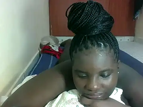 hotebbbyy online show from May 11, 2026, 4:04 pm