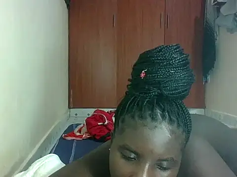 hotebbbyy online show from May 14, 2026, 12:28 am