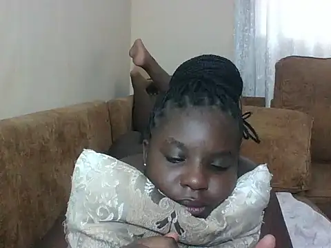 hotebbbyy online show from June 8, 2026, 5:08 am