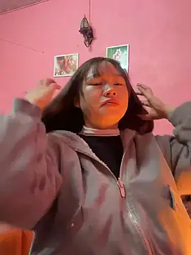 Hellen 111 online show from February 12, 2025, 3:18 am