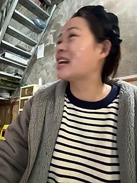 Hellen 111 online show from November 25, 2025, 4:45 am