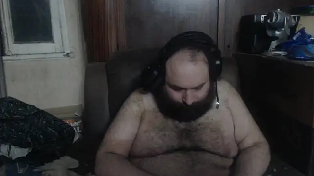 Snapshot of hairyhulk chatting on January 1, 2025, 8:13 am hairyhulk online show from January 1, 2025, 8:13 am