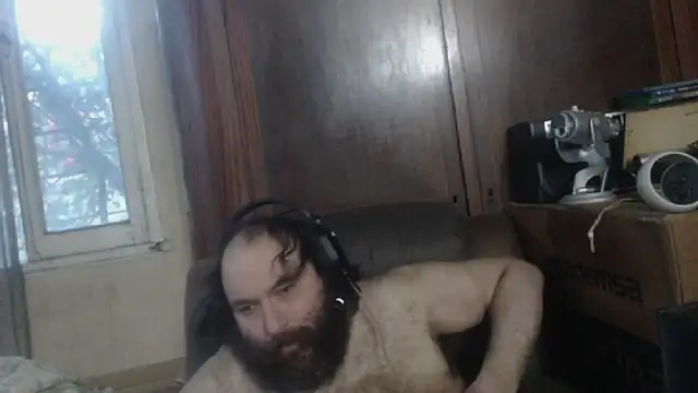 Snapshot of hairyhulk chatting on January 19, 2025, 10:06 am hairyhulk online show from January 19, 2025, 10:06 am