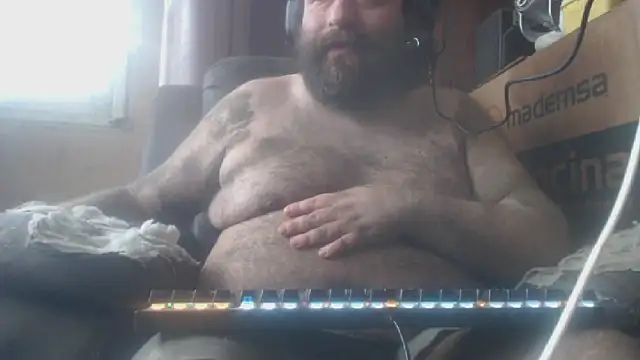 Snapshot of hairyhulk chatting on October 9, 2025, 8:40 pm hairyhulk online show from October 9, 2025, 8:40 pm