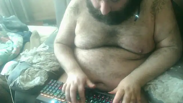 Snapshot of hairyhulk chatting on December 22, 2025, 5:32 pm hairyhulk online show from December 22, 2025, 5:32 pm