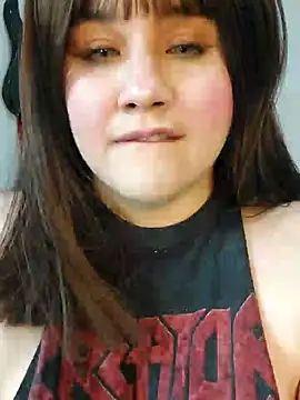 Snapshot of ItsNaiixa chatting on October 21, 2025, 10:32 pm ItsNaiixa online show from October 21, 2025, 10:32 pm