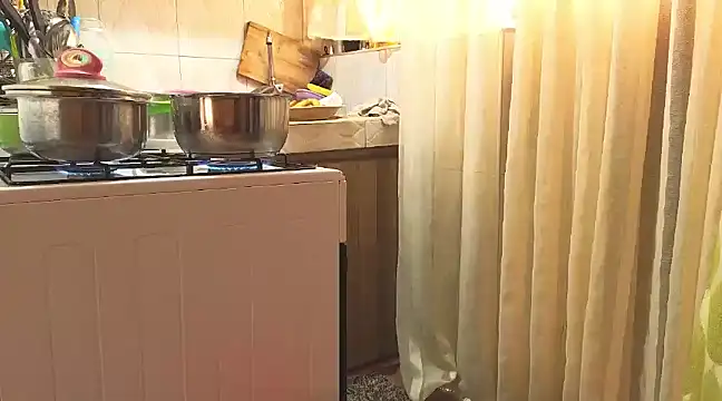 Snapshot of WyvaxxNikkie chatting on March 23, 2025, 8:37 am WyvaxxNikkie online show from March 23, 2025, 8:37 am