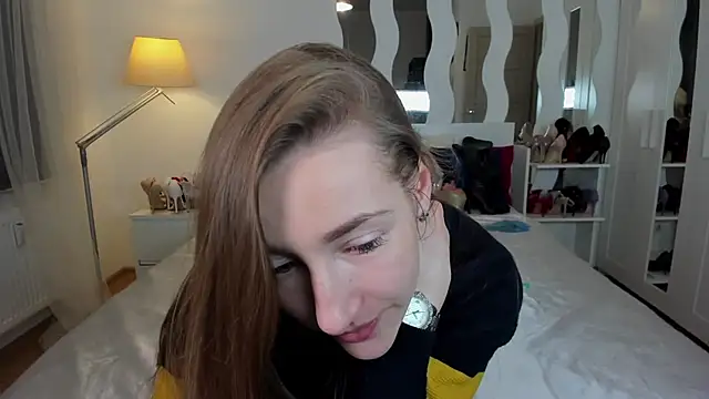 Snapshot of KateRedgar chatting on February 24, 2025, 4:26 pm KateRedgar online show from February 24, 2025, 4:26 pm