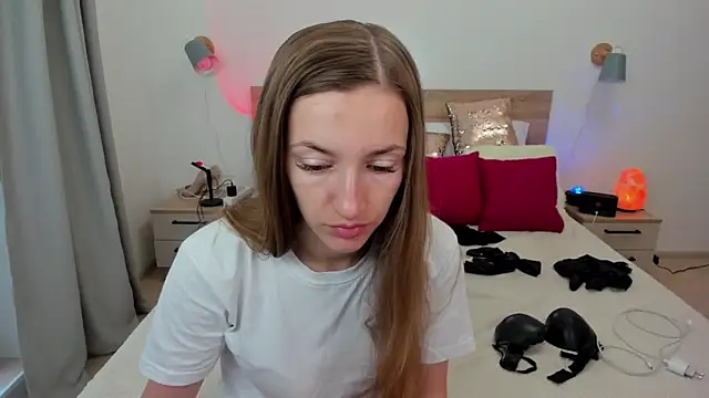 Snapshot of KateRedgar chatting on September 17, 2025, 9:33 am KateRedgar online show from September 17, 2025, 9:33 am