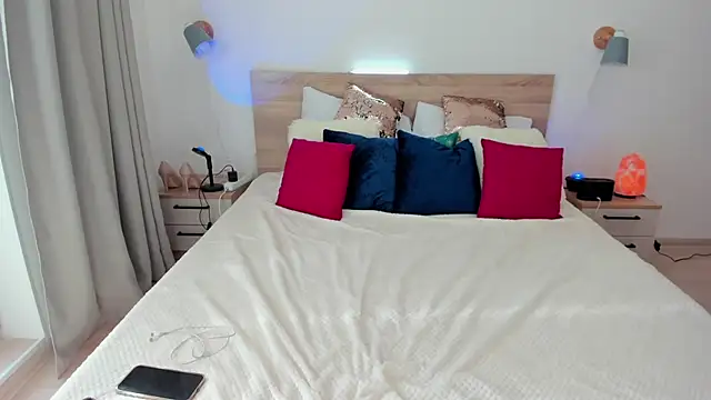 Snapshot of KateRedgar chatting on October 3, 2025, 8:11 am KateRedgar online show from October 3, 2025, 8:11 am