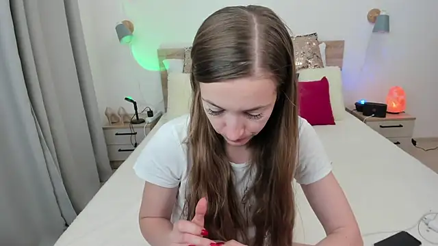 Snapshot of KateRedgar chatting on October 23, 2025, 3:00 pm KateRedgar online show from October 23, 2025, 3:00 pm