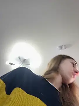 Snapshot of KateRedgar chatting on October 27, 2025, 2:32 pm KateRedgar online show from October 27, 2025, 2:32 pm