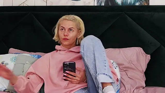 tanyagrey online show from March 10, 2026, 6:51 am