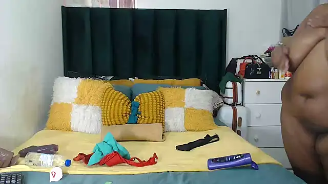 Snapshot of GaggingQueenxx chatting on February 23, 2026, 9:17 am GaggingQueenxx online show from February 23, 2026, 9:17 am