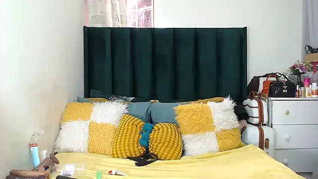 Snapshot of GaggingQueenxx chatting on February 24, 2026, 10:13 am GaggingQueenxx online show from February 24, 2026, 10:13 am