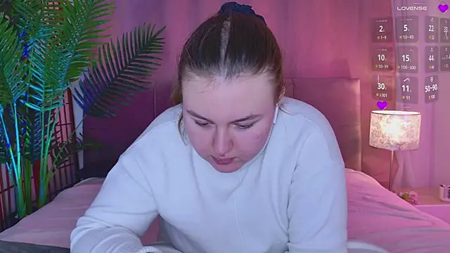 Mia  Peach online show from January 22, 2025, 4:02 am