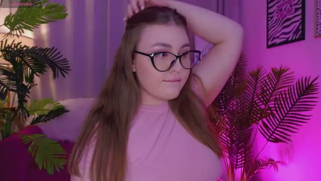 Mia  Peach online show from February 26, 2025, 11:59 pm