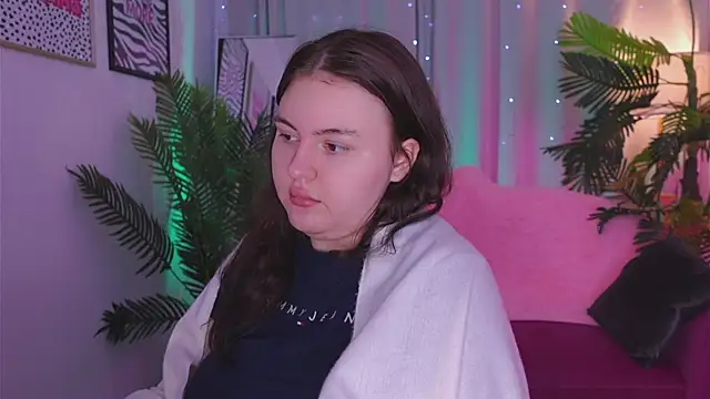 Mia  Peach online show from March 13, 2025, 4:49 am