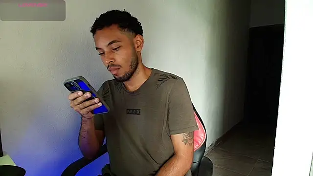 Snapshot of colinbrown chatting on February 17, 2026, 6:14 pm colinbrown online show from February 17, 2026, 6:14 pm