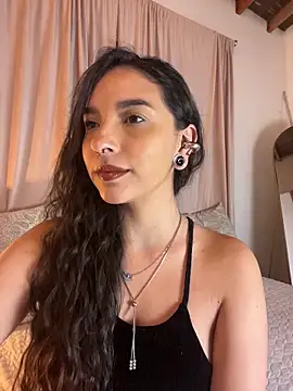 ThaliaRivera  online show from June 5, 2026, 7:03 am