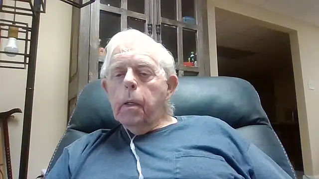 bootlegmanz online show from April 26, 2026, 8:28 pm