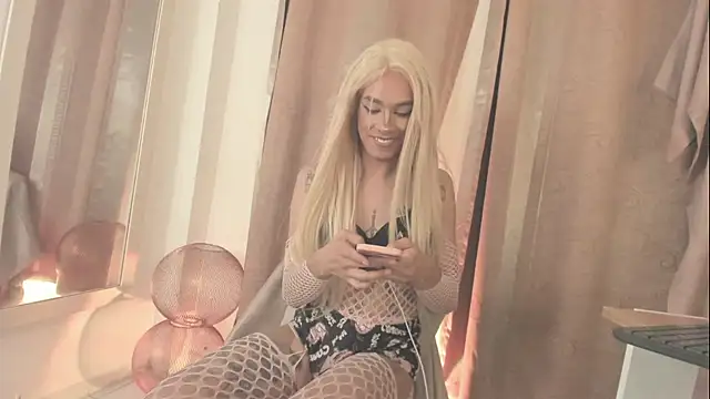 Snapshot of BarbieVenus chatting on August 2, 2026, 9:19 am BarbieVenus online show from August 2, 2026, 9:19 am
