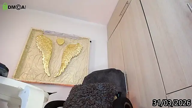 camilasexy111 online show from April 1, 2026, 4:13 am