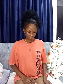 Lina-01 online show from November 12, 2025, 5:13 pm