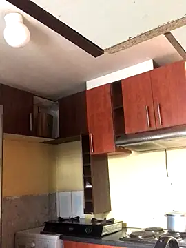 SmallGoodNutts online show from November 9, 2025, 6:01 am