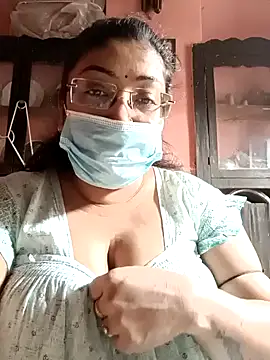 Snapshot of LAVERNIYA_ chatting on December 26, 2024, 7:13 am LAVERNIYA online show from December 26, 2024, 7:13 am