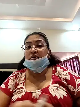 Snapshot of LAVERNIYA_ chatting on January 3, 2025, 6:22 am LAVERNIYA online show from January 3, 2025, 6:22 am