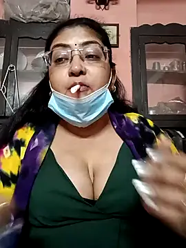 Snapshot of LAVERNIYA_ chatting on January 12, 2025, 6:49 pm LAVERNIYA online show from January 12, 2025, 6:49 pm