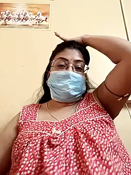 Snapshot of LAVERNIYA_ chatting on February 9, 2025, 6:01 am LAVERNIYA online show from February 9, 2025, 6:01 am