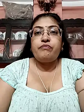 Snapshot of LAVERNIYA_ chatting on February 13, 2025, 12:11 pm LAVERNIYA online show from February 13, 2025, 12:11 pm